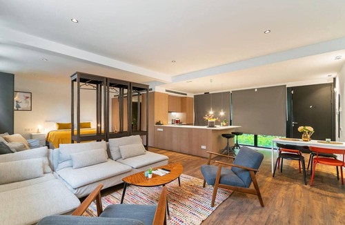 El Parc i la Llacuna del Poblenou Apartment | Sancho 1BR Apartment with AC in vibrant Barcelona
