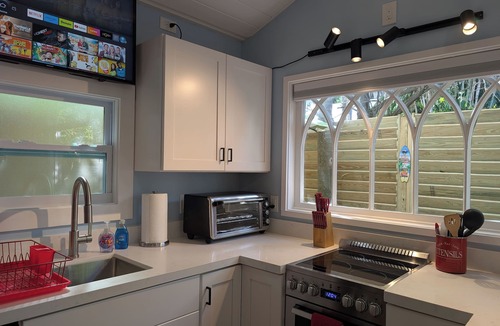 Old Town Apartment | Sanctuary Adorable Gated Loft Studio Old Town Close to Duval - Location Location