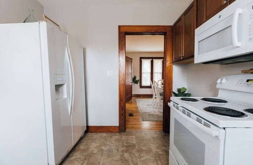 Johnson City House | Sanctuary Co Pet-Friendly Home