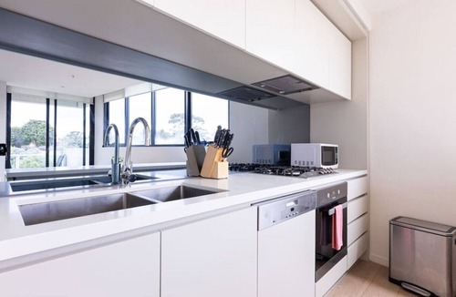 Abbotsford Apartment | Sanctuary-Effortless City Escape