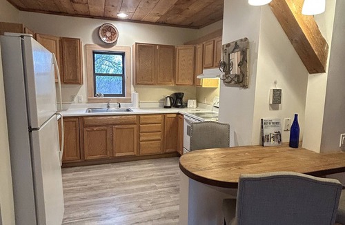 Bowdoin Apartment | Sanctuary In Gorgeous Natural Setting