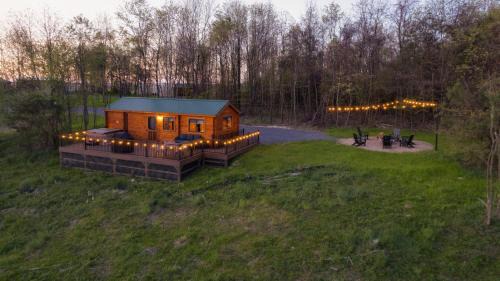 Brookville House | Sanctuary Summit - Hot Tub