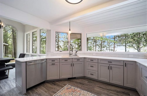 Higgins Lake House | Sand beach at your doorstep