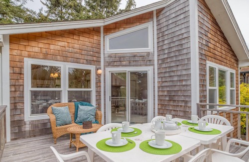 Manzanita House | Sand Bucket