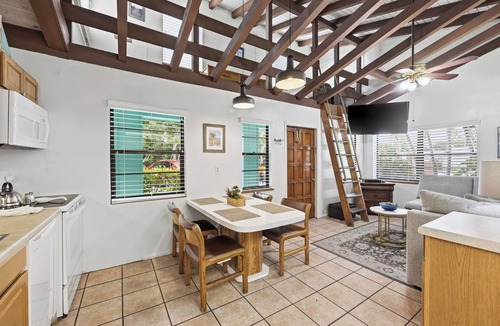 Palm Beach Shores Apartment | Sand Dune Shores