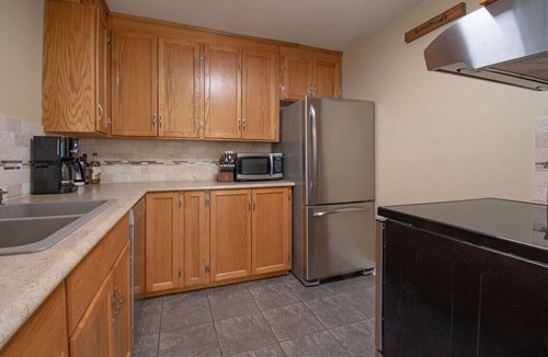 Kearney Cottage | Sand Lake Getaway - Three Bedroom Cottage, Sleeps 8
