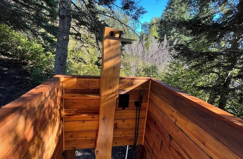 Onanole Cabin | Sand Lake Log Cabin with Hot Tub