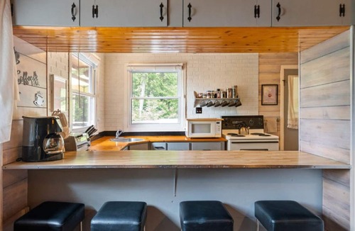 North Frontenac Cottage | Sand Lake Oasis - Three Bedroom Cottage, Sleeps 8