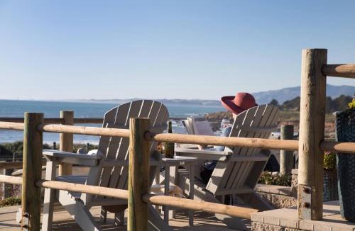 San Simeon Hotel | Sand Pebbles Inn