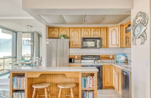 Seaside Condo | Sand & Sea (302) Wave Watcher - Beachfront Balcony