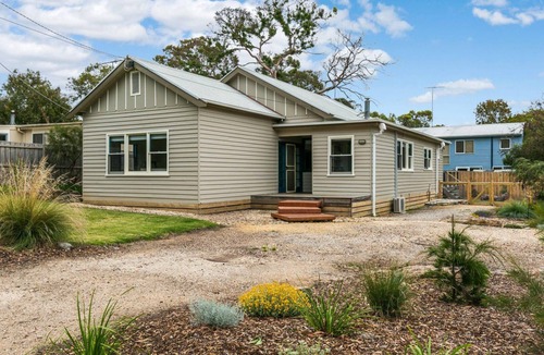 Anglesea House | Sand, Surf & Sunshine