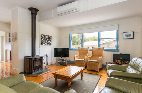 Anglesea House | Sand, Surf & Sunshine