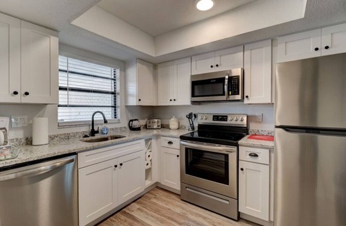 Southern Shores House | Sandal Sand Cottages on Beach