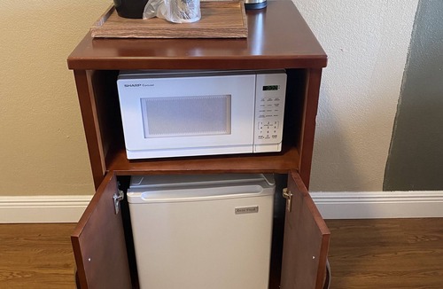 Rogers Seabreeze Hotel | Sandals Inn