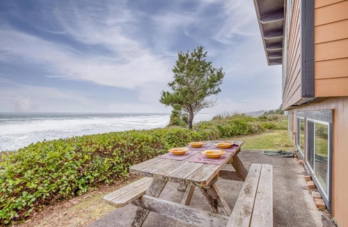 Seal Rock House | Sandalwood
