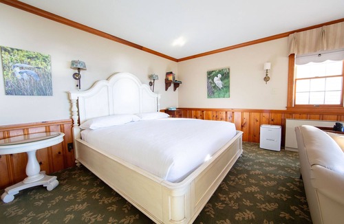 Oxford Hotel | Sandaway Suites & Beach