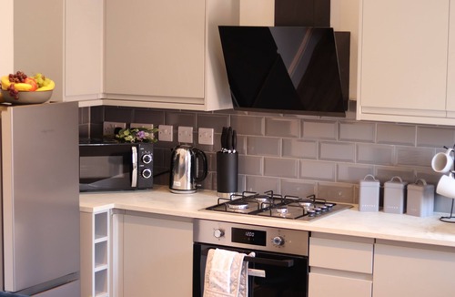 Sandbach Apartment | Sandbach Apartments Private Bathroom