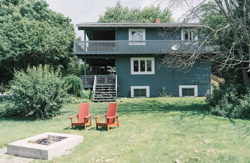 West Lake House | Sandbanks Escape (5 min drive) on Sheba’s Island | Pet-Friendly Cottage