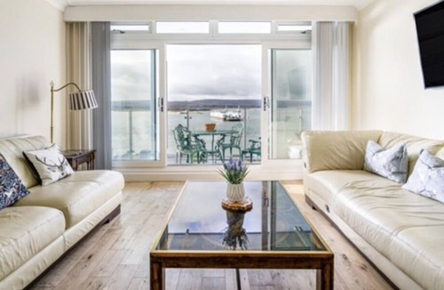 Sandbanks Apartment | Sandbanks waterfront flat with panoramic views over Poole Harbour