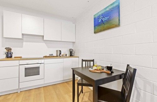 Lakes Entrance Hotel | Sandbar Motel