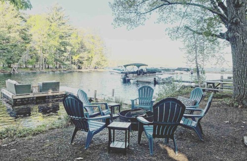 Thompson's Point House | SANDBAR SHORES