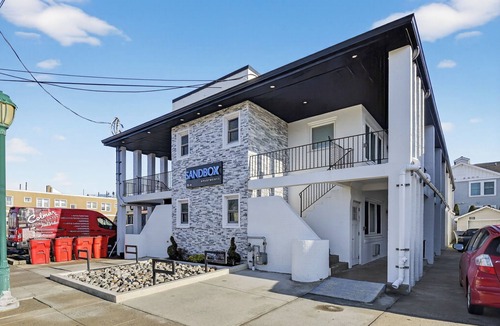Margate City Condo | Sandbox and Sunshine. Adorable 1 Bd 1 Bath Condo in Margate