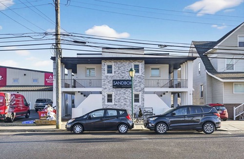 Margate City Condo | Sandbox and Sunshine. Adorable 1 Bd 1 Bath Condo in Margate