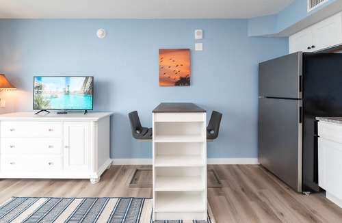 Shibui Sands Condo | Sandcastle Condominiums Unit 402