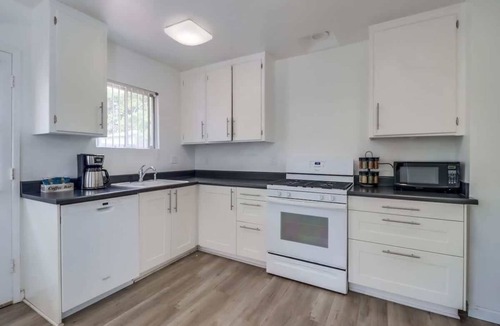 Beach Barber Tract Cottage | Sandcastle Short walk to beach