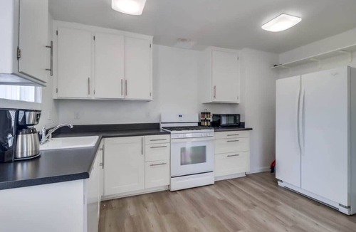 Beach Barber Tract Cottage | Sandcastle Short walk to beach