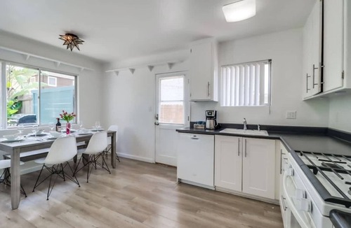 Beach Barber Tract Cottage | Sandcastle Short walk to beach