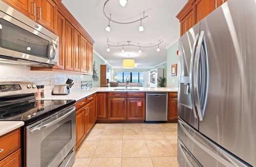 Cocoa Beach Condo | Sandcastles by Happy Palm Stays