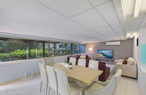 Budgewoi Apartment | Sandcastles - Pet Friendly Accommodation