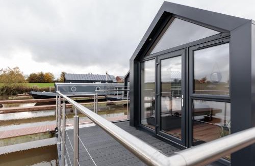 Huxley House | Sanderling