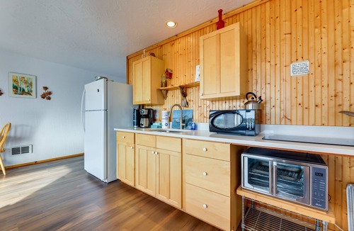 Waldport Apartment | Sanderling Sea Cottages, Unit 14