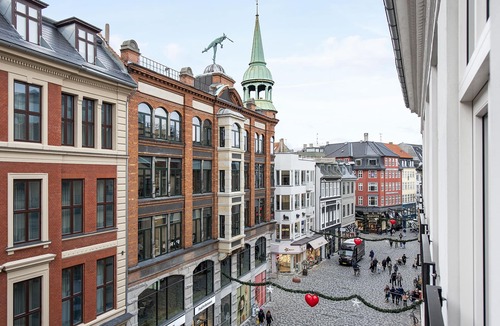 Copenhagen City Centre Apartment | Sanders Leaves 2- Chic Apt for 8 persons in Central Copenhagen