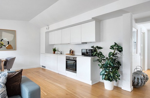 Copenhagen City Centre Apartment | Sanders Leaves 4 - Precious 2-Bdr Apt in Central Copenhagen