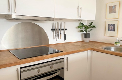 Frederiksberg C Apartment | Sanders Platan - Cozy 1-Bdr. Apt. w/ Balcony