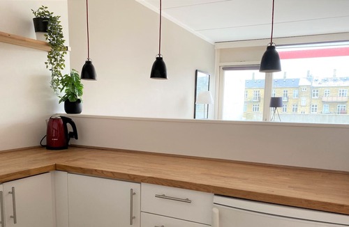 Frederiksberg C Apartment | Sanders Platan - Cozy 1-Bdr. Apt. w/ Balcony
