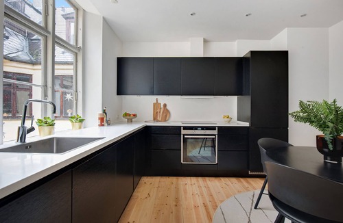 Nyhavn - Amalienborg Apartment | Sanders Square - Spacious 6-Bdr Apt Near Nyhavn