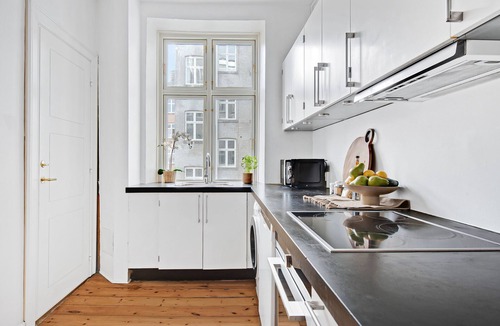 Nyhavn - Amalienborg Apartment | Sanders Stage - Chic 3-Bdr Apt Near Nyhavn