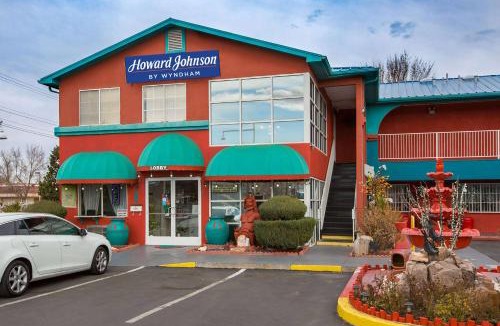 Westside Hotel | Sandia Peak Inn Old Town ABQ, a Howard Johnson by Wyndham