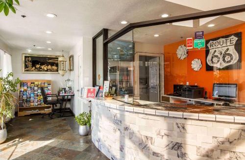 Westside Hotel | Sandia Peak Inn Old Town ABQ, a Howard Johnson by Wyndham