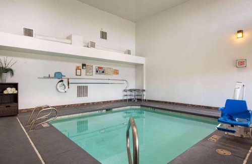 Westside Hotel | Sandia Peak Inn Old Town ABQ, a Howard Johnson by Wyndham