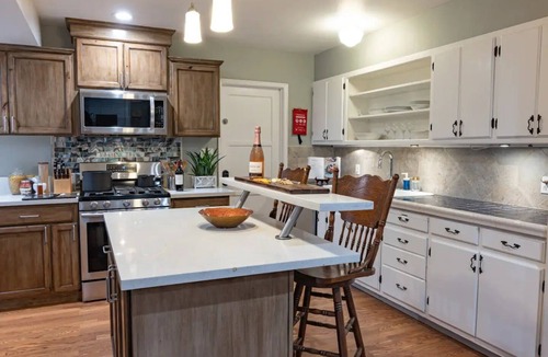 Oak Park House | SanDiego Insider's Coastal Bliss and Urban Wonders. Near SDSU Chollas Lake.nnnn