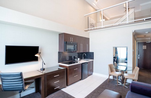 Oakville Hotel | Sandman Hotel Oakville