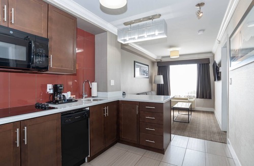 Southeast Calgary Hotel | Sandman Hotel & Suites Calgary South