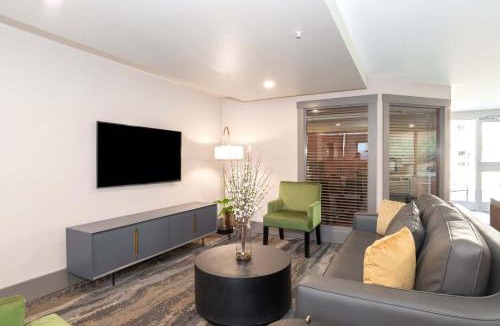 Regina Hotel | Sandman Hotel & Suites Regina