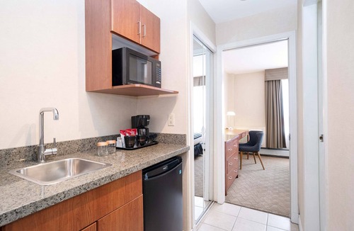 Northwest Calgary Hotel | Sandman Hotels & Suites Calgary West