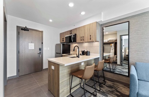 Las Colinas Hotel | Sandman Signature Dallas Las Colinas Hotel & Suites